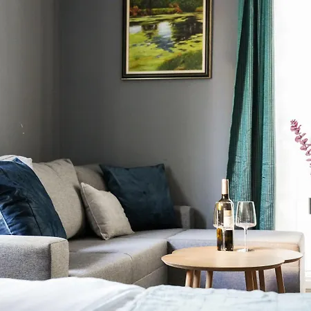 Boutique Aviator 3* בלגרד